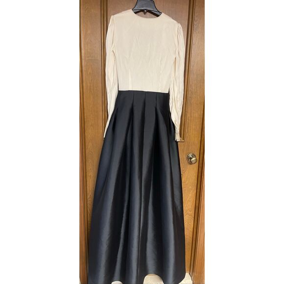 Sachin & Babi gown - Picture 3 of 5